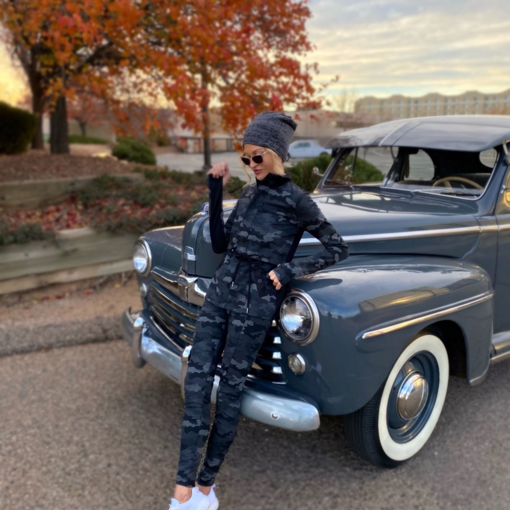 Cabi Black Camo Matching Jacket and Leggings Set - Picture 8 of 8